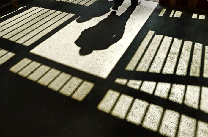 Häftling will aus Gefängnis flüchten - und stürzt 15 Meter ab