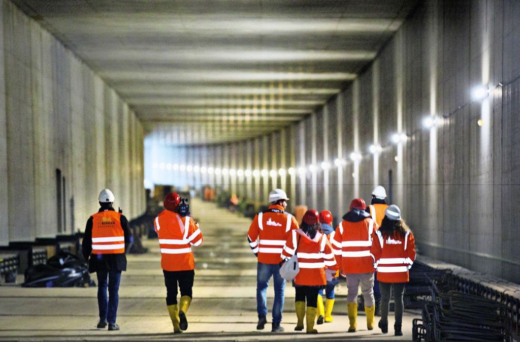 Der Tunnel unter der Autobahn ist fertig, im September 2021 werden die Schienen darin verlegt.