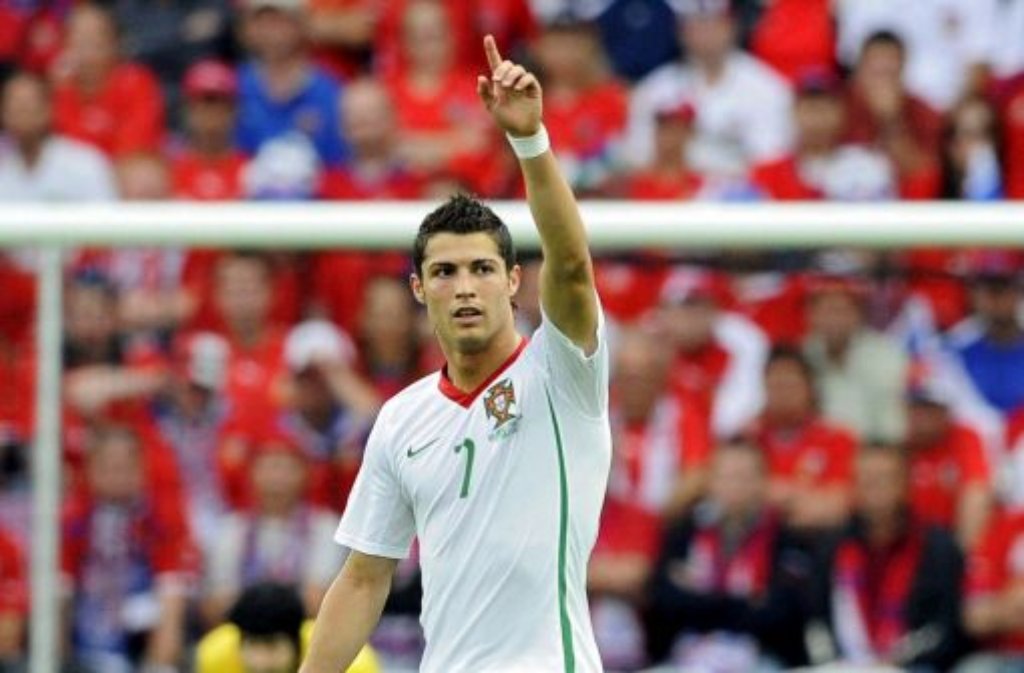 Platz neun geht an Cristiano Ronaldo. Der portugiesische Fußballer kassiert 44 Millionen Dollar pro Jahr.