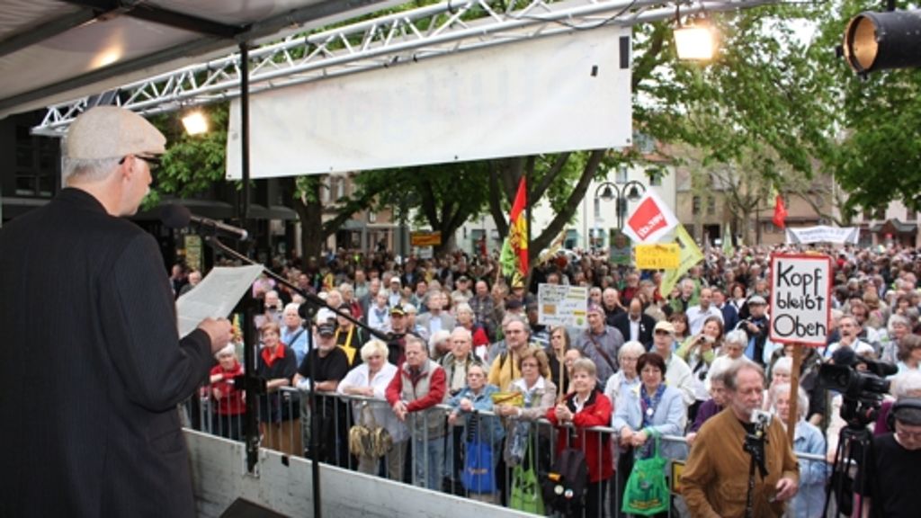 Kundgebung in Bad Cannstatt: Montagsdemo auf dem Marktplatz