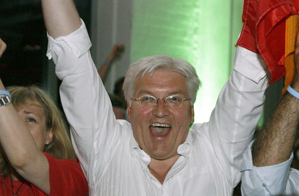 2008 ließ sich der bekennende Fußballfan und einst aktive Kicker als SPD-Kanzlerkandidat für die Bundestagswahl aufstellen.