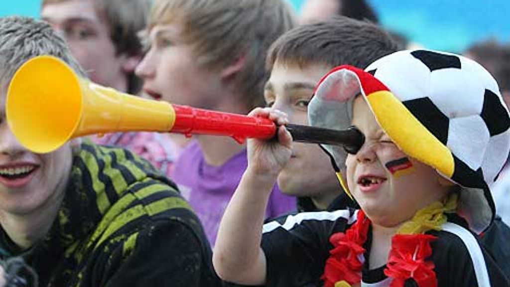 Vuvuzelas: Fast so laut wie ein Düsenjäger
