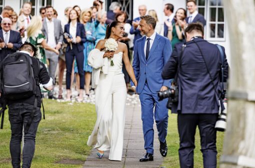Bundesfinanzminister Christian Lindner und seine Lebensgefährtin Franca Lehfeldt haben auf Sylt standesamtlich geheiratet. Foto: dpa/Axel Heimken