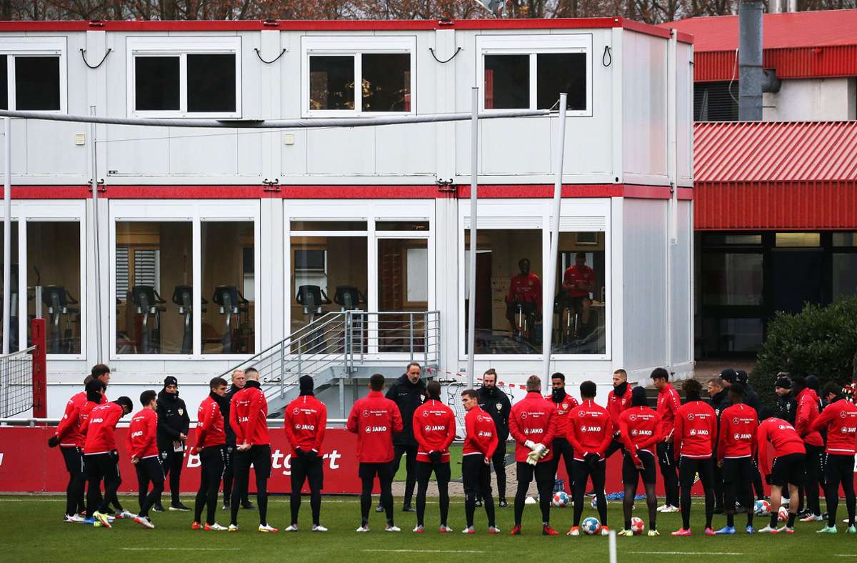 Start in die Trainingswoche vor dem Spiel gegen Mainz. Trainer Pellegrino Matarazzo konnte am Montag fast den gesamten Kader begrüßen.