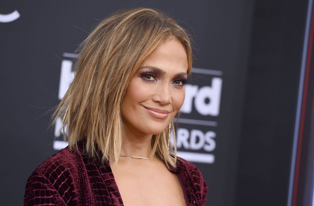 Jennifer Lopez kann beweist mit ihrer Stimme und ihrem Kleidungsstil Stärke.