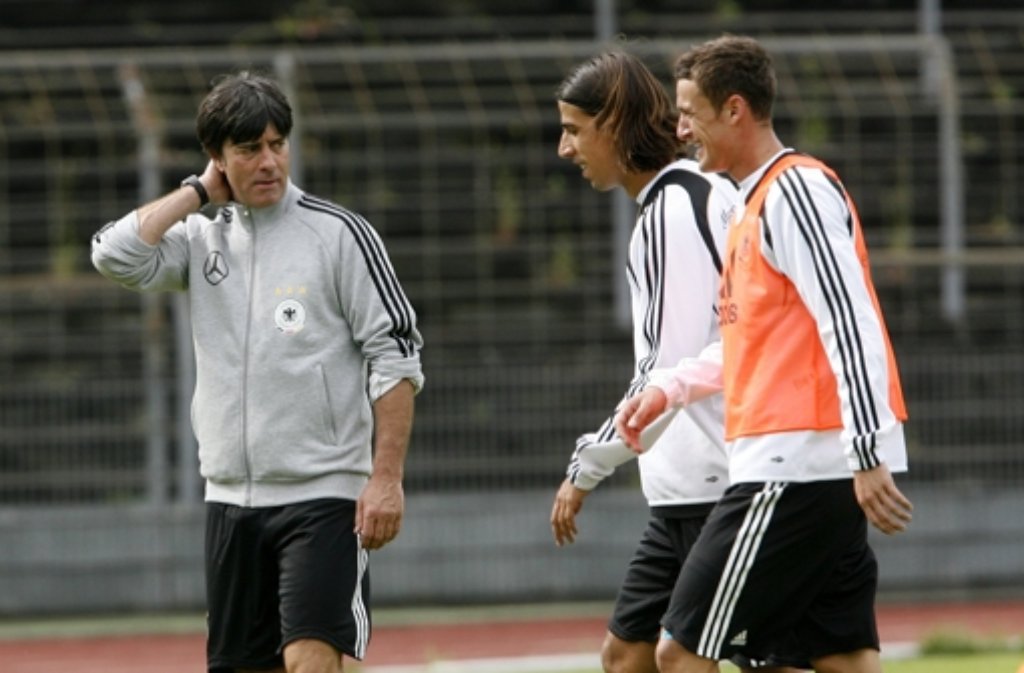 2009 beruft Bundestrainer Joachim Löw Khedira in den Kader der Nationalmannschaft.