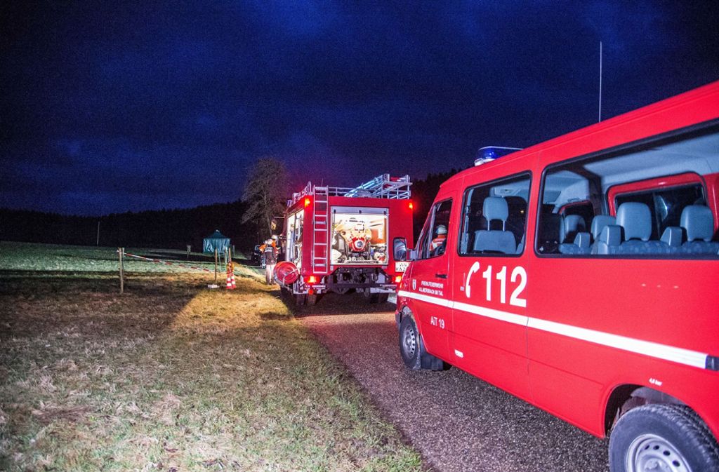 Die Feuerwehr Kaisersbach rückt am Sonntagnachmittag mit mehreren Einsatzwägen aus.