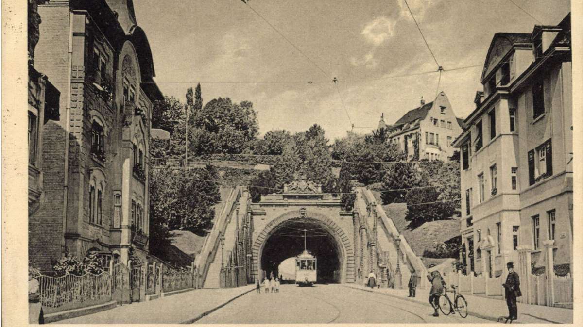 Seit 1988 sind große Teile der Schwabstraße inklusive des Eingangs zum Schwabtunnel städtebaulich geschützt. Aufgenommen wurde das Foto im Jahr 1917.