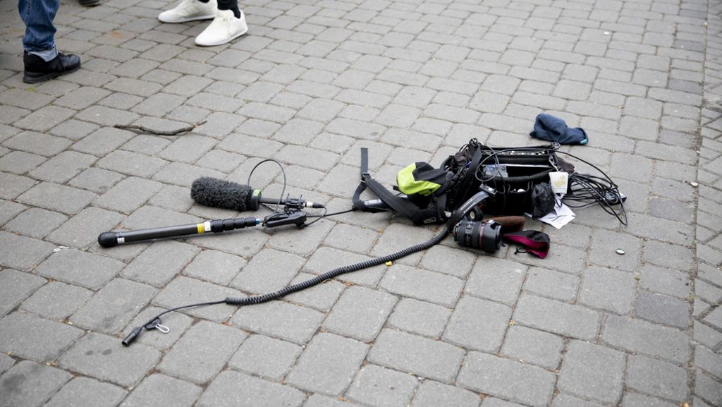 1. Mai-Feiertag in Berlin-Mitte: ZDF-Kamerateam angegriffen - Polizei: Verletzte in Klinik