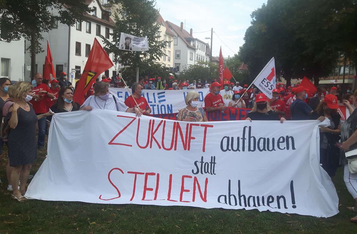 Die Demonstration für den Erhalt von Arbeitsplätzen bei Eberspächer verlief nach Polizeiangaben friedlich ab.