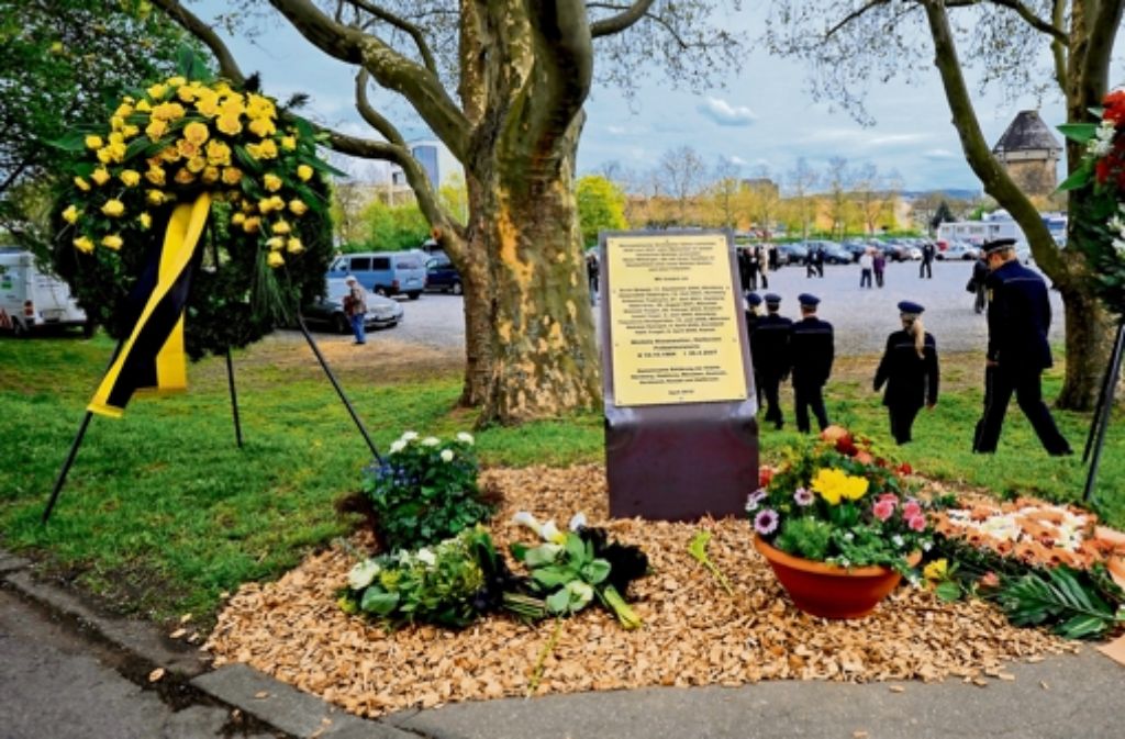 Im vergangenen Jahr ist im April ein neuer Gedenkstein zur Erinnerung an das Schicksal der auf der Heilbronner Theresienwiese ermordeten Polizistin Kiesewetter aufgestellt worden. Foto: ddp
