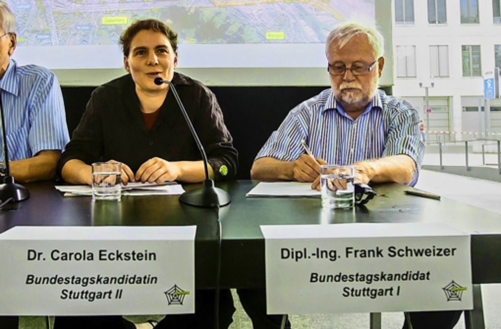 Carola Eckstein und Frank Schweizer wollen die Stimmen der S-21-Gegner bei der Bundestagswahl einsammeln. Foto: Achim Zweygarth
