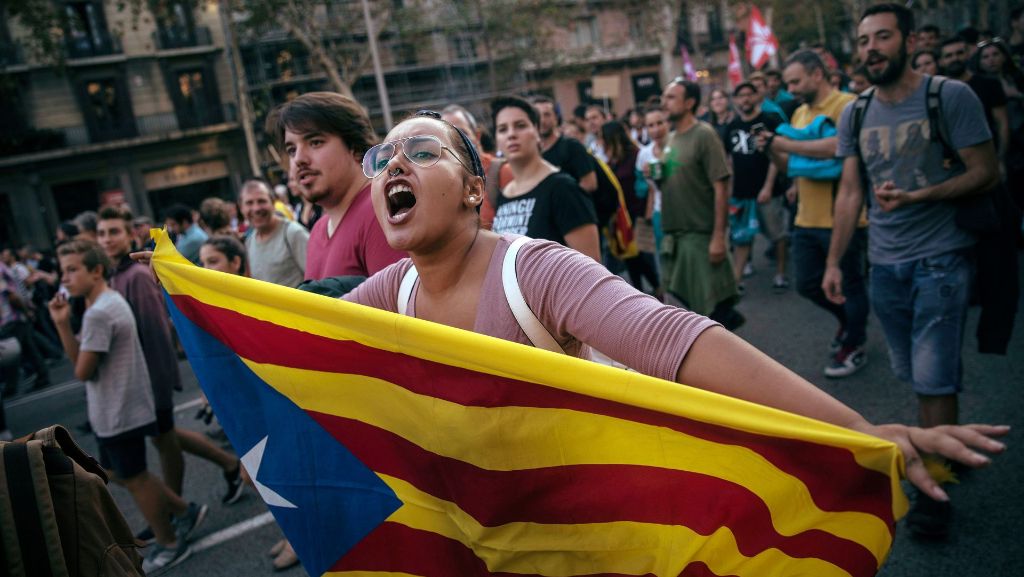  Noch am Mittwoch will Regionalpräsident Puigdemont eine Rede halten, die offizielle Erklärung der Unabhängigkeit Kataloniens könnte am kommenden Montag folgen – mit ungeahnten Konsequenzen. 