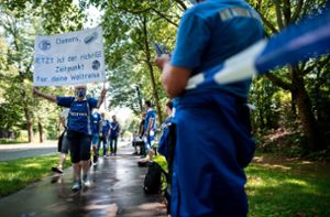 Schalke-Fans protestieren gegen Tönnies und Vorstand