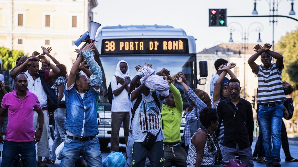 Nach Hausräumung in Rom: Zusammenstöße zwischen Polizei und Migranten