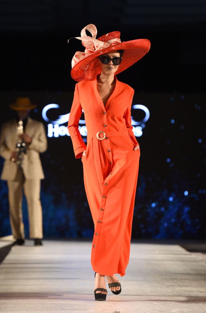 Elegant und chic war’s auch bei der Kollektion von Ugochi & Annettes Couture Millinery der „House of Ikon“-Show.