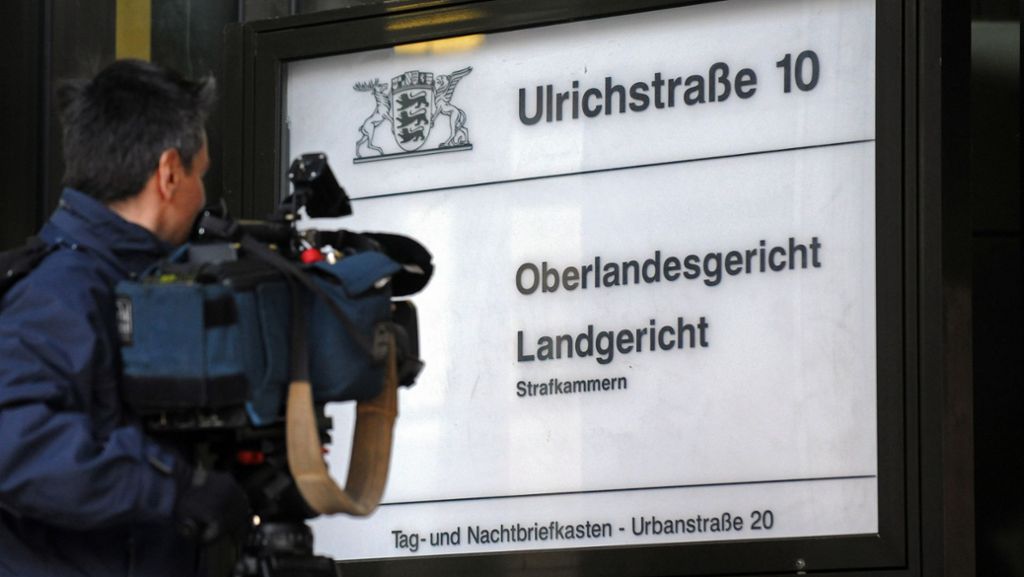  Zwei Angeklagte, die wegen versuchten Totschlags in Haft saßen, mussten freigelassen werden. Dies hat hat Oberlandesgericht Stuttgart angeordnet. Der Grund: die Verfahren am Landgericht dauerten zu lang. 