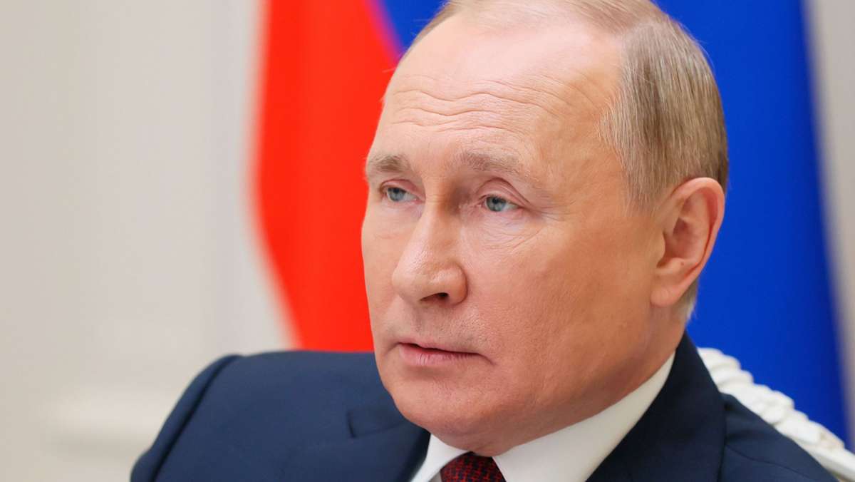  Russlands Präsident Wladimir Putin sagte vor dem Menschenrechtsrat, dass die Russenfeindlichkeit in der Ostukraine „ein erster Schritt zu einem Völkermord“ sei. 