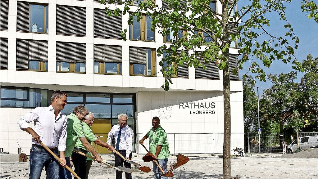 Leonberger Stadtentwicklung: Ein grüner Mittelpunkt des neuen Rathaus-Vorplatzes