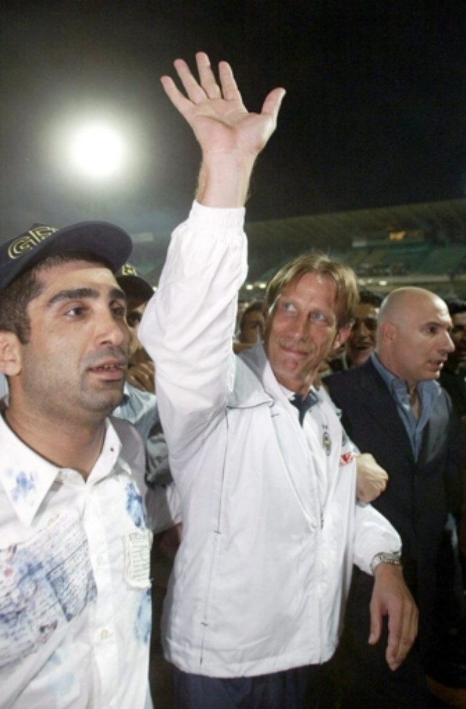 ... 2004 und 2005 die türkische Meisterschaft. Zum Ende der Saison 2005/06 trat Daum aus gesundheitlichen Gründen zurück.