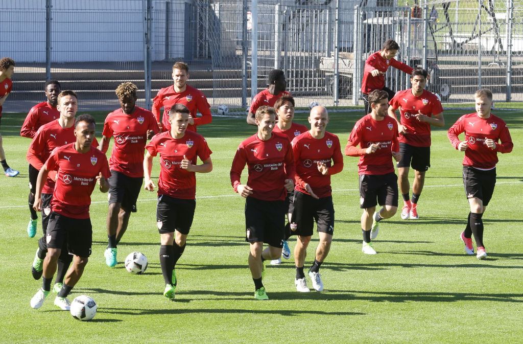 Gute Laune beim Training des VfB Stuttgart.