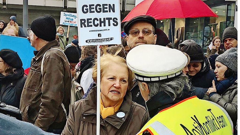 Anna Ohnweiler und ihr Bündnis „Omas gegen rechts: Die Großmütter machen mobil