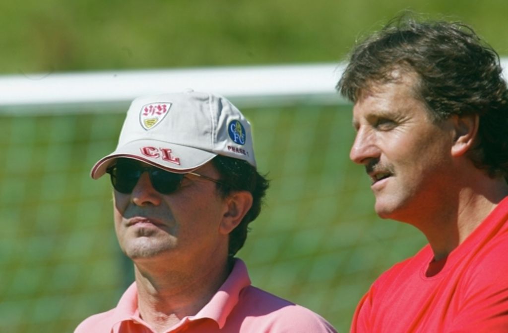 Seit August 2011 ist Staudt (im Bild links, mit dem Physio Gerhard Wörn) VfB-Ehrenpräsident. Sein Nachfolger...