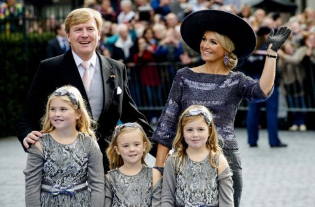 Ganz die Mama: König Willem-Alexander der Niederlande und seine Frau Máxima haben ein ganzes Drei-Meisjes-(Königs-)Haus zustande gebracht. Thronfolgerin Amalia (geboren 2003) und ihre Schwestern Alexia (geboren 2005) und Ariadne (geboren 2007).