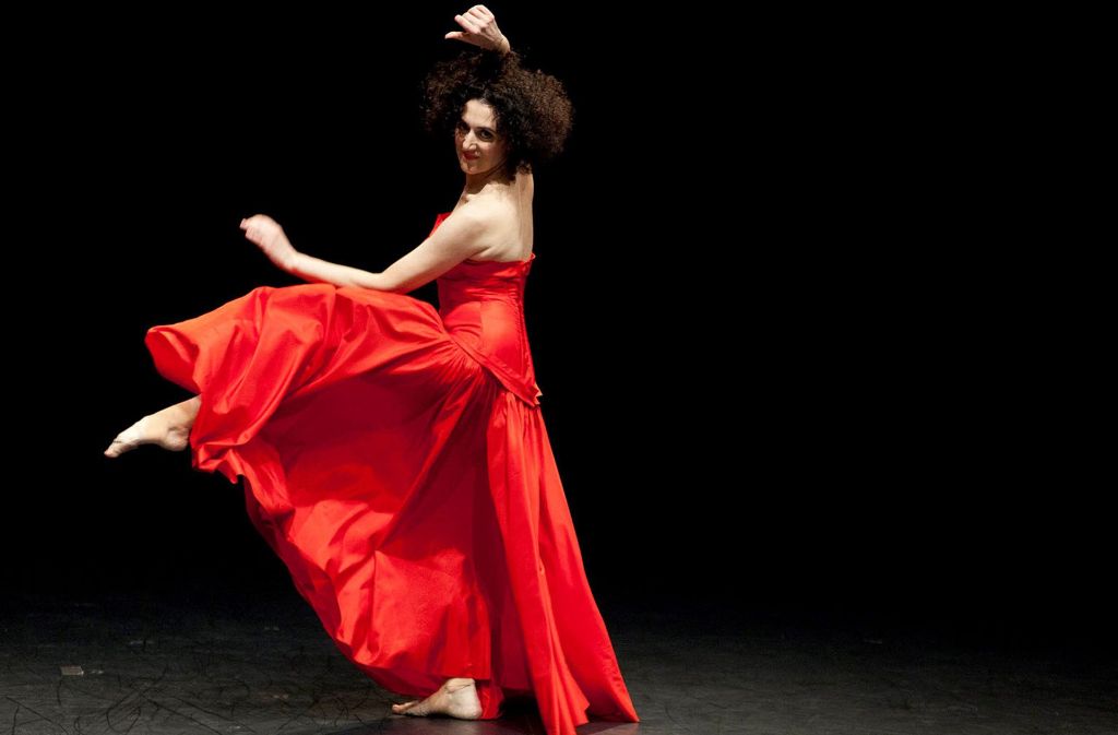 Cristiana Morgana erzählt tanzend von Pina Bausch. Foto: Il Funaro