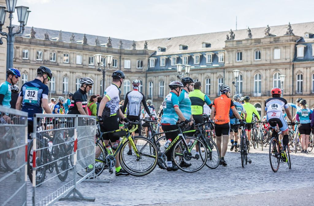 2500 Hobbyradler haben beim Jedermann-Rennen der Deutschland-Tour rund um Stuttgart teilgenommen.