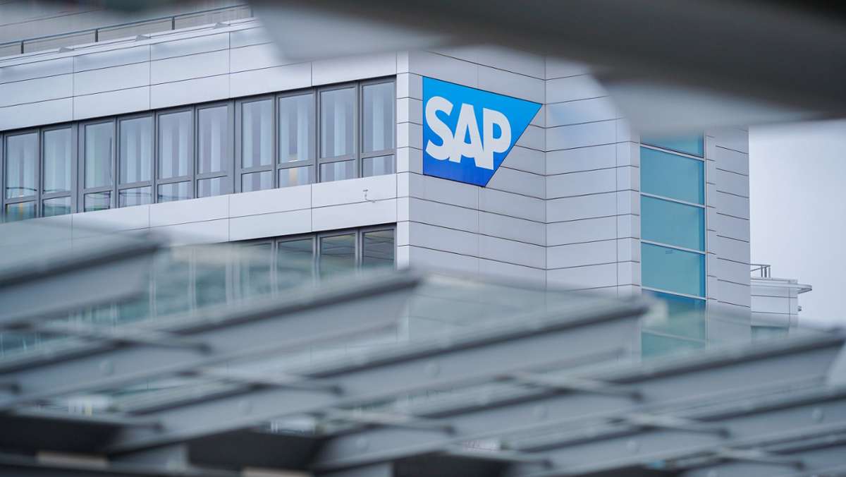  Der ehemalige SAP-Betriebsratschef hatte vor einigen Wochen vom Walldorfer Softwarekonzern eine fristlose Kündigung erhalten. Nun geht er gerichtlich dagegen vor. 
