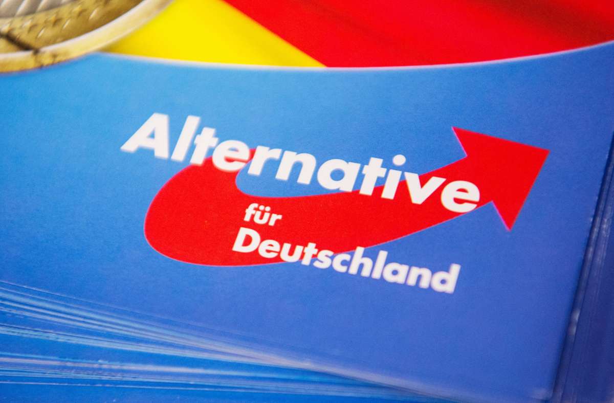 In Schorndorf  hat die Polizei fünf junge Menschen festgenommen, die am Angriff auf einen AfD-Wahlstand beteiligt gewesen sein sollen (Symbolbild). Foto: dpa