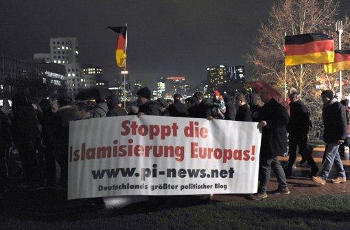 Wolfgang Thierse (SPD) hat sich für einen Dialog mit bestimmten Teilen der Anti-Islam-Bewegung „Pegida“ ausgesprochen. (Archivbild) Foto: dpa