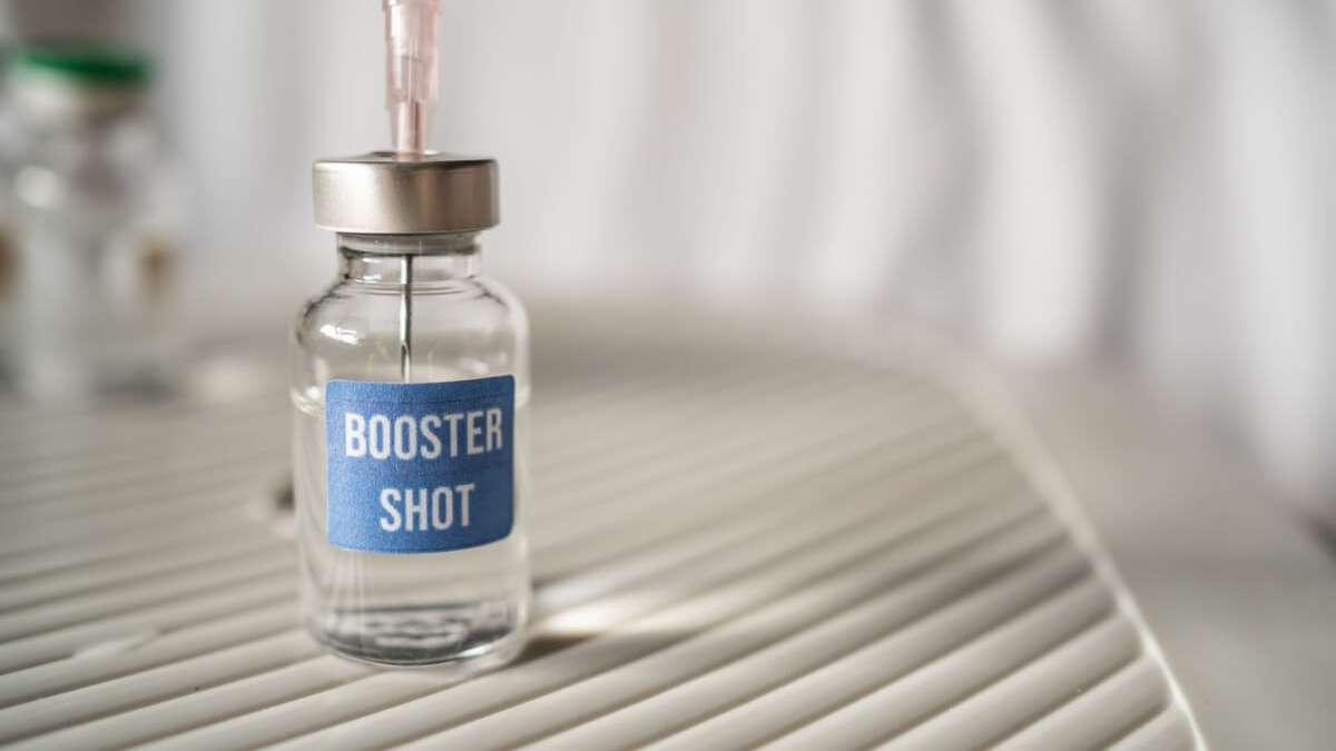 Booster-Impfungen werden immer wichtiger, aber was ist mit Personen, die geimpft und genesen sind? Die Antwort finden Sie hier.