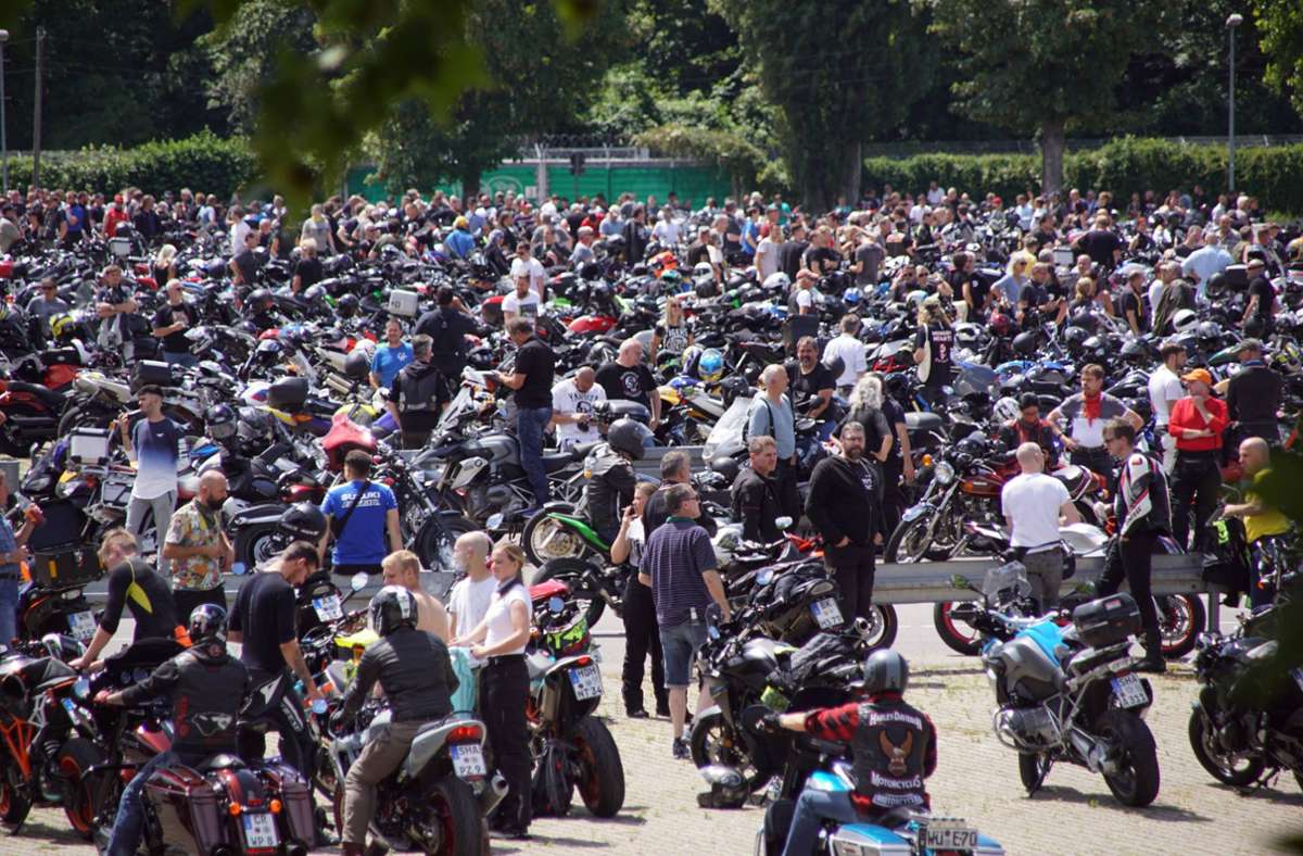 Die Biker wollten mit den Demo-Korso Flagge zeigen gegen eine Initiative des Bundesrats zur Reduzierung von Motorradlärm.