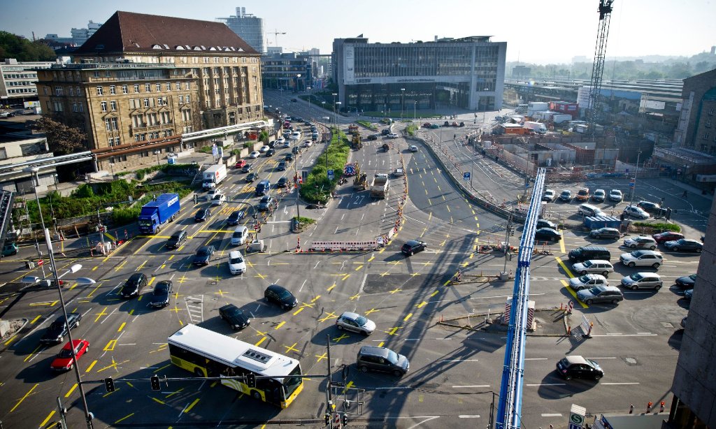 Trotz der geänderten Verkehrsführung am Hauptbahnhof kam es am Montagmorgen laut Polizei zu keinen nennenswerten Behinderungen im Berufsverkehr.