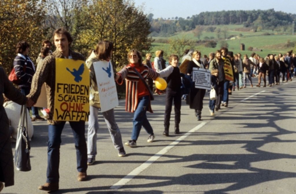 Die Menschenkette der Friedensbewegung am 22. Oktober 1983 in Neu-Ulm.