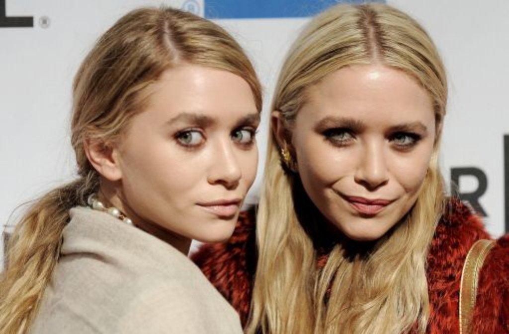 Die Zwillinge Mary-Kate (rechts) und Ashley Olsen kennt jeder, seit sie im Alter von neun Monaten in "Full House" ihr Debut als Tanner-Baby Michelle gaben. Ihre jüngere Schwester ...