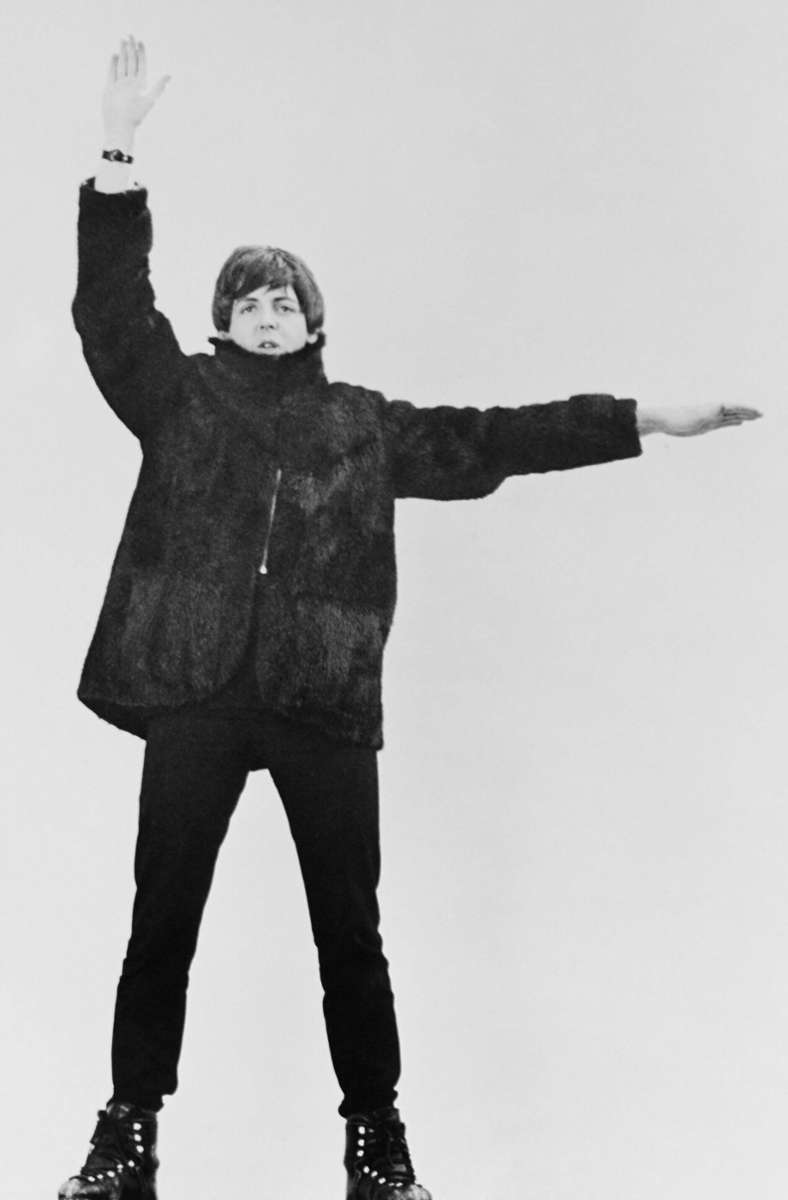 1965: Paul McCartney in dem Film „Help“