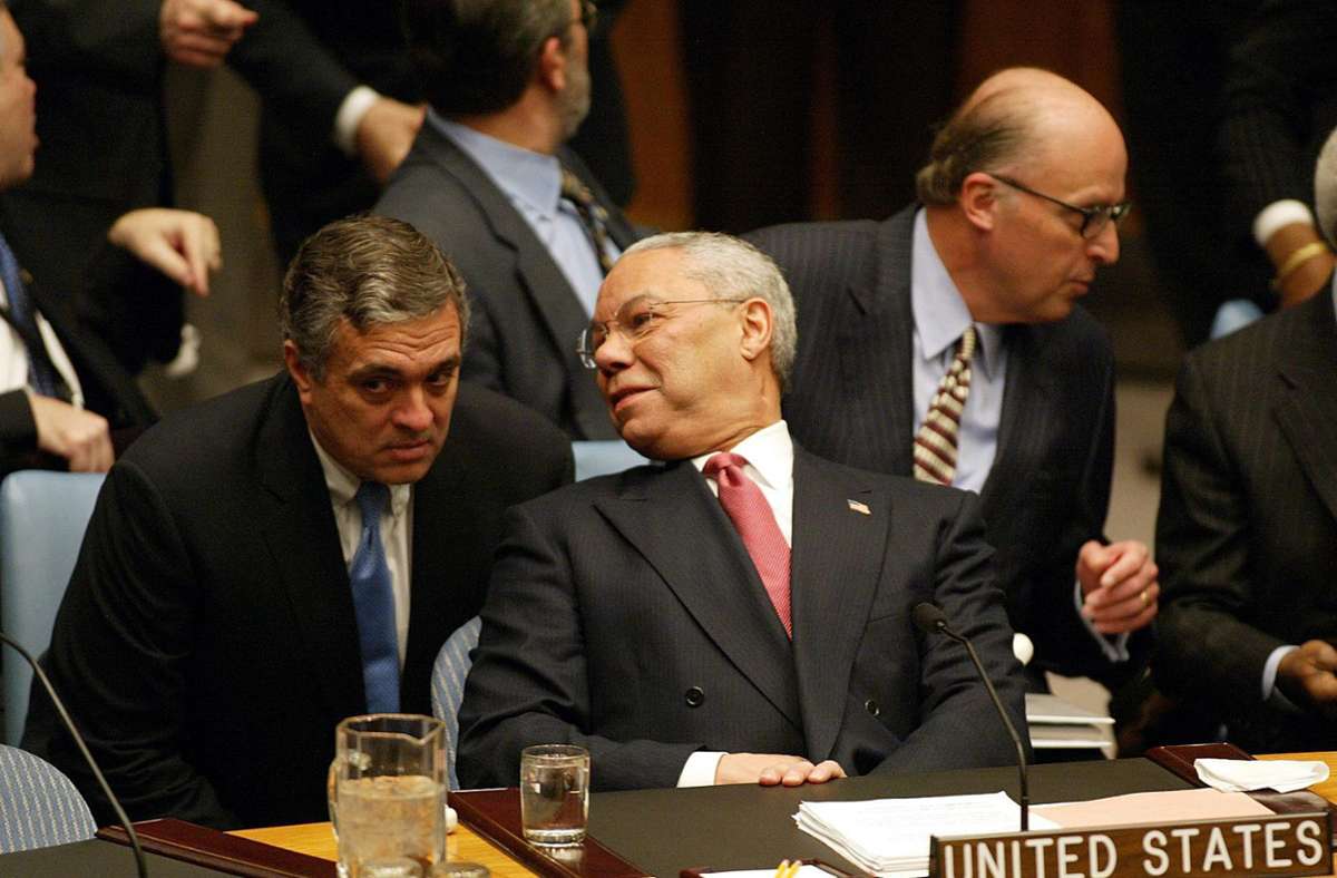 Mit falschen Behauptungen zu Massenvernichtungswaffen rechtfertigte der damalige US-Außenminister Collin Powell den Irak-Krieg. Später bezeichnete er selbst seinen Auftritt vor dem UN-Sicherheitsrat als „Schandfleck“ in seinem Lebenslauf.