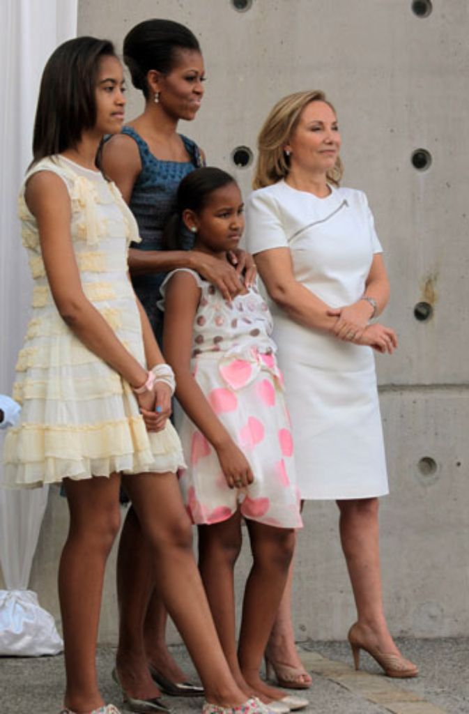 März 2011: Malia (links), Sasha und Michelle Obama treffen Chiles First Lady Cecilia Morel.