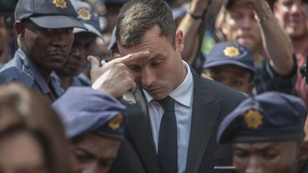  Wie muss Oscar Pistorius büßen, dass er seiner Freundin fahrlässig das Leben nahm? Geht es nach der Staatsanwaltschaft, mit Jahren im Gefängnis. 