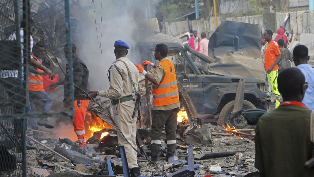  Schwerer Zwischenfall in der Hauptstadt von Somalia. In Mogadischu kam es zu mehreren Explosionen mit schlimmen Folgen. 