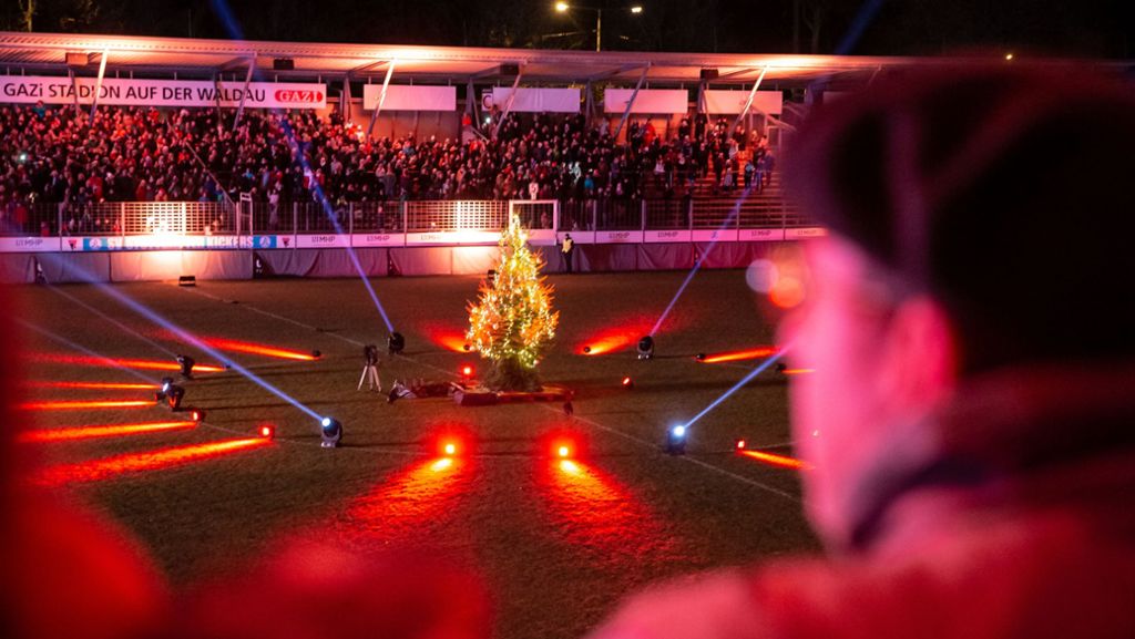 Stimmungsvolles Gazi-Stadion: Gänsehautgefühl  beim Weihnachtssingen auf der Waldau