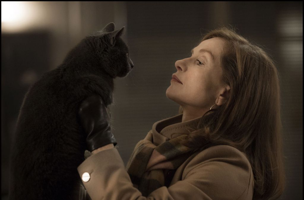 Isabelle Huppert mit Katze (li.)