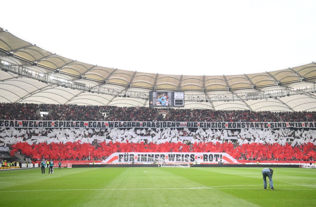 Die VfB-Fans müssen sich hinsichtlich eines weiteren Investors noch gedulden. Foto: Marijan Murat/dpa