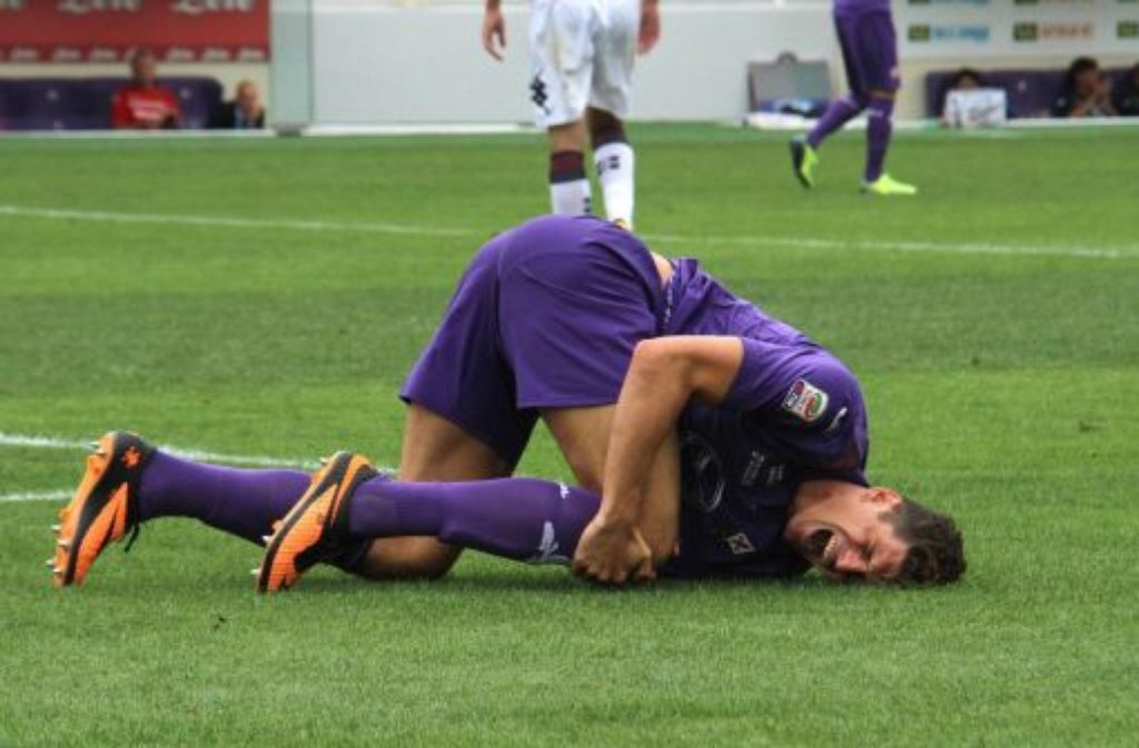 Ein Foto aus dem Florenz-Spiel, in dem sich Mario Gomez am Knie verletzt hat.