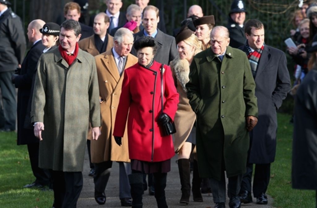 Von links: Timothy Laurence, Prinz Charles, Prinz William, Prinzessin Anne, Autumn Phillips, Catherine, Herzogin von Cambridge and Prince Phillip, Herzog von Edinburgh und Peter Phillips.