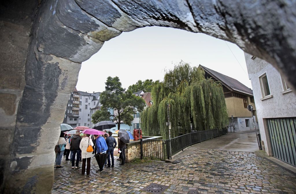 In Klein-Venedig brauchen die Besucher einen Regenschirm.