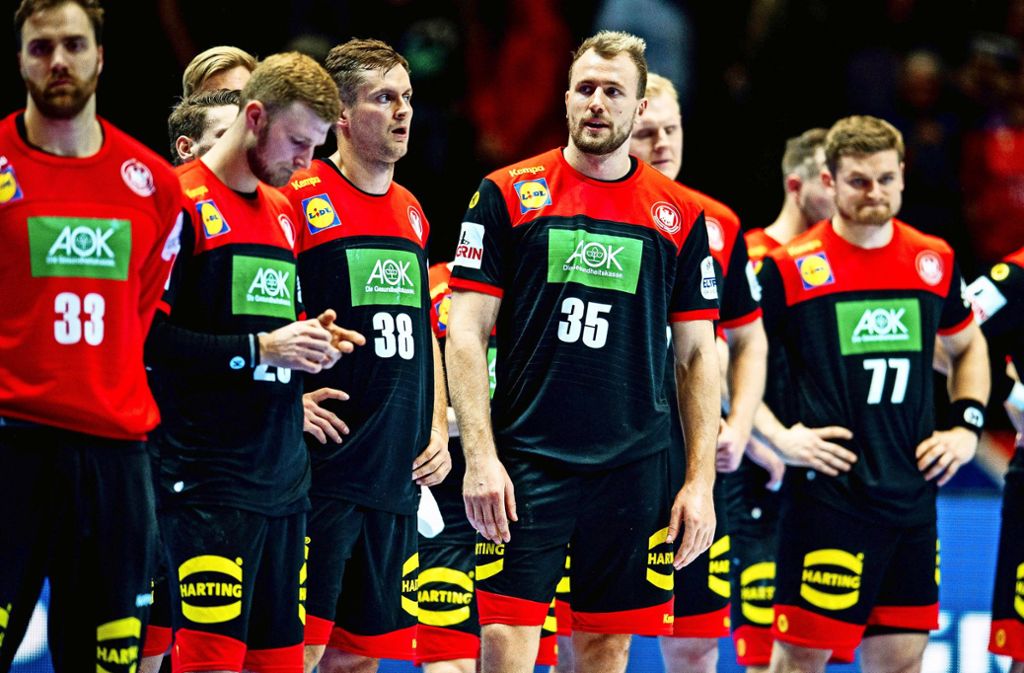 Enttäuscht und ratlos: Die deutschen Handballer nach der Pleite gegen Spanien. Foto: imago/Vegard Wivestad